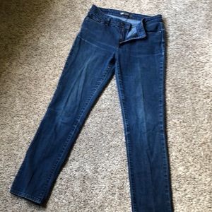 Levi’s mid rise skinny jean